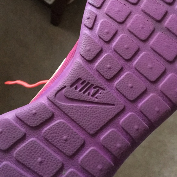 Nike Roshe Run Pink/Orange/Purple Ombré sneakers - Picture 6 of 6